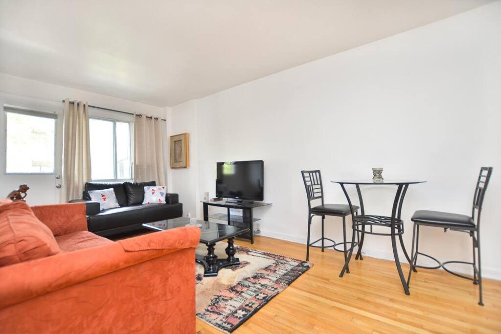 Coquette 3.5 Pour 4 Personnes Apartment Montreal Bagian luar foto